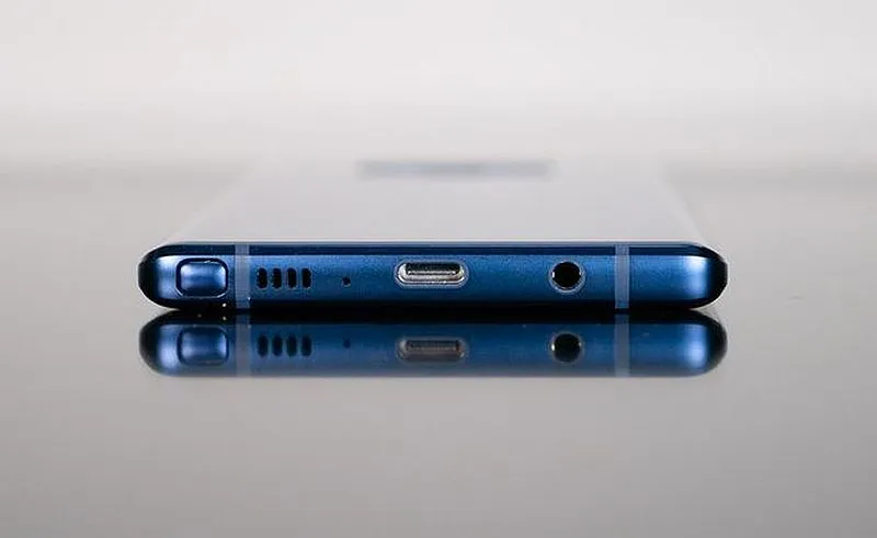 Ponarzekali i przestali. Ludzi nie obchodzi obecność jacka 3.5 mm w smartfonach