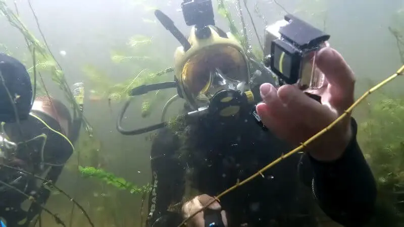 Wyłowili kamerkę z wideo 18+ po 5 latach. Szukają właściciela [wideo]