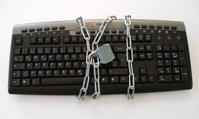 Jak zapewnić sobie prywatność w internecie?