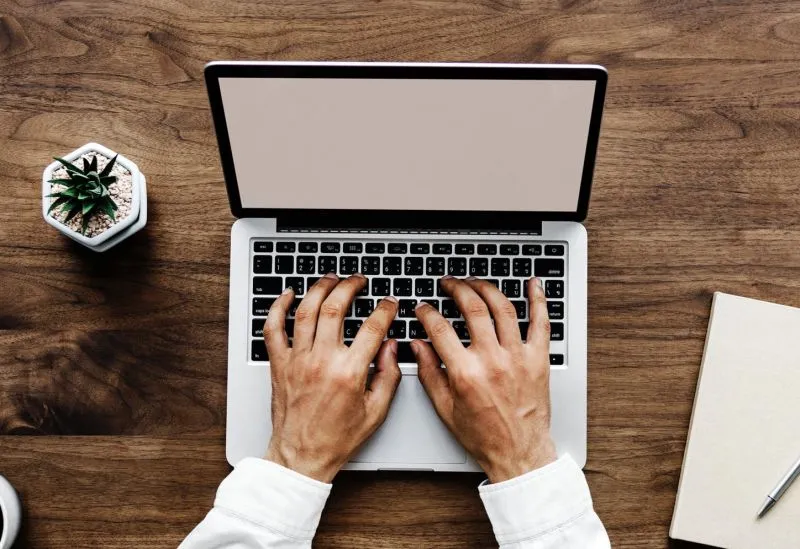 Jak zrobić znak specjalny na klawiaturze? Lista przydatnych skrótów