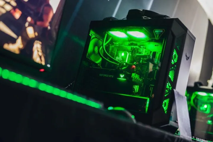 Karty graficzne GeForce dostępne w gotowych zestawach komputerowych