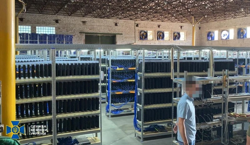 Zamknięto kopalnię kryptowalut w Winnicy. Kradli prąd, kopali na PlayStation 4