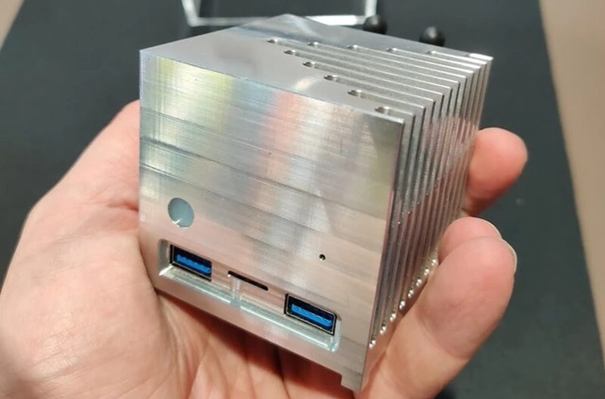 Kubb Mini to komputer wielkości pięści. Coś sprawia, że chcę go mieć