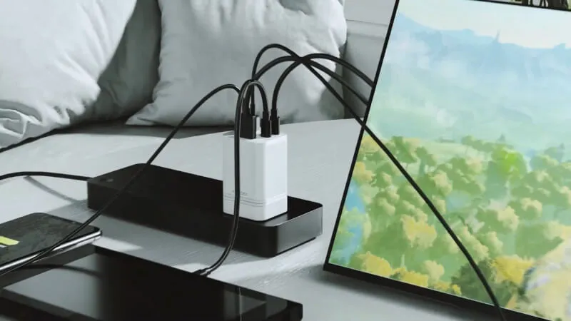 Świetny wszechstronny sprzęt. Szybka ładowarka USB ADPDOCK GaN z hubem USB i HDMI