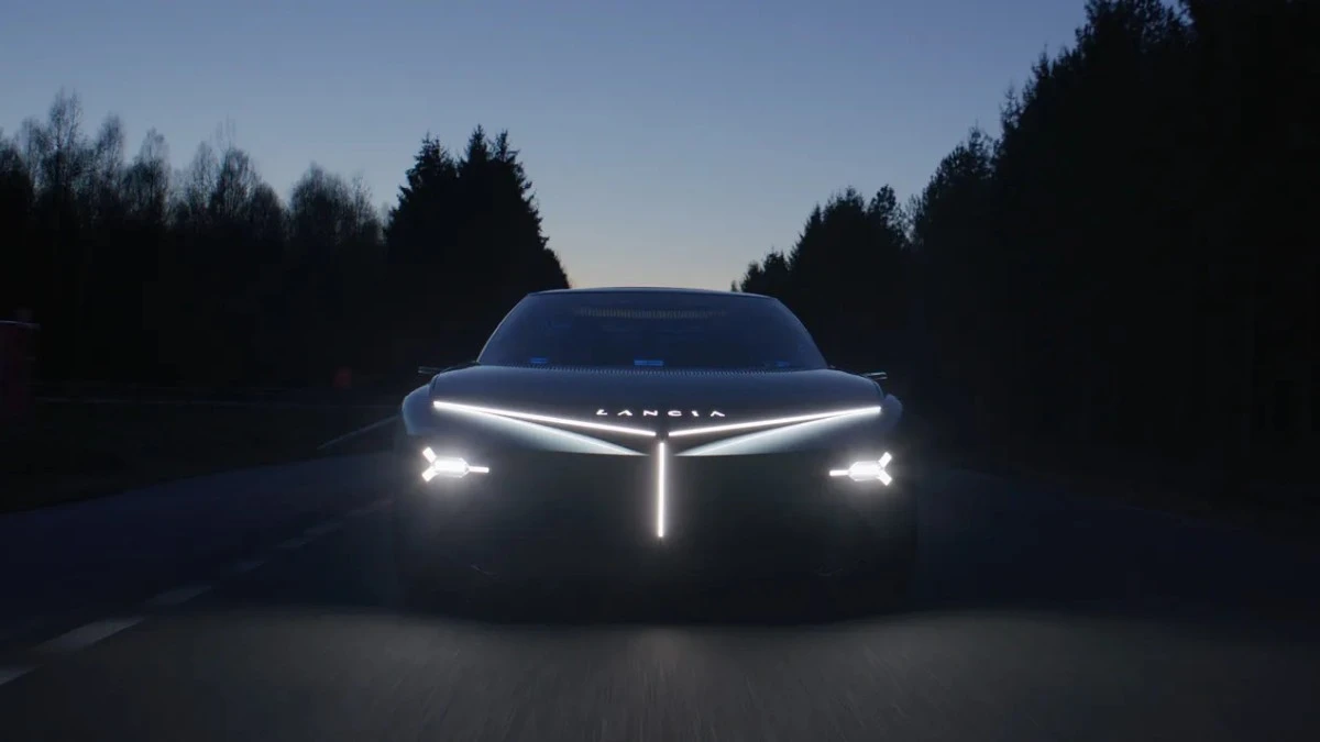 Nowa elektryczna Lancia zaprezentowana. Wygląda przedziwnie