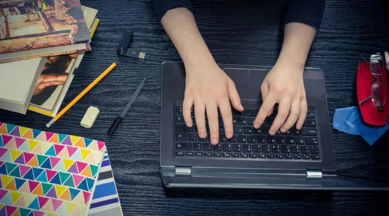 Jaki laptop dla ucznia? Polecane modele od 1500 zł