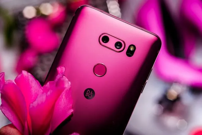 LG V30 w wersji Raspberry Rose trafia do Polski