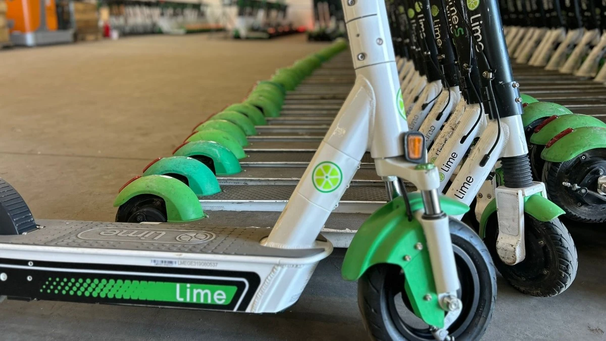 Zutylizowano już 10 tys. hulajnóg elektrycznych Lime w Polsce. Jest też dobra wiadomość