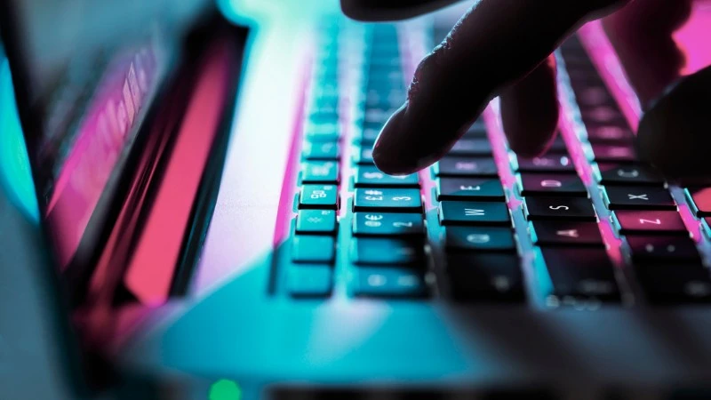 Nowe oszustwo na OLX i Allegro to oszustwo doskonałe. Zobacz, na co uważać