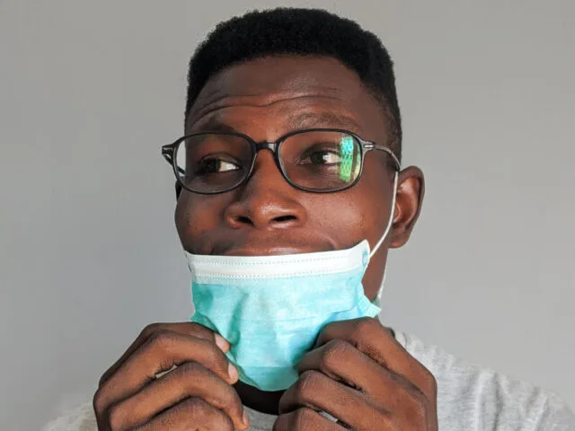 Maseczki Schrodingera – nie ma ich, ale są. Prank hitem w sieci [wideo]