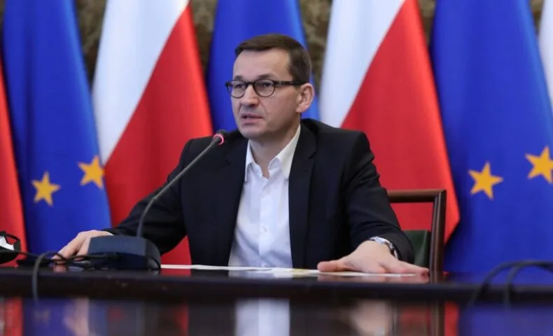 Premier Morawiecki: media społecznościowe będą służyć Polakom, a nie obcym interesom