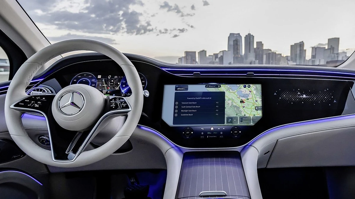 Mercedes wprowadza ChatGPT do swoich samochodów. Uzupełnia asystenta głosowego