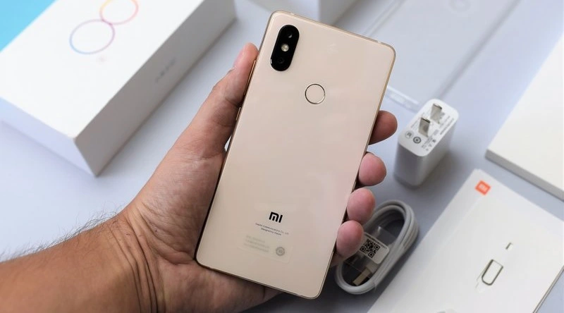 Xiaomi planowało sprzedać 100 milionów smartfonów w 2018 – udało się na 2 miesiące przed końcem roku