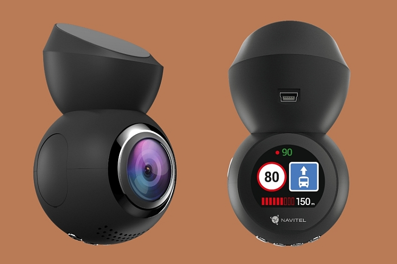 Wideorejestrator Navitel R1050 ostrzega przed fotoradarami