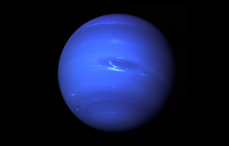 Na Neptunie pada diamentowy deszcz – jak to możliwe?