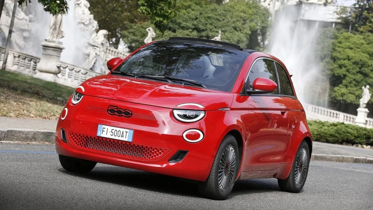 Nieskończony zasięg samochodów elektrycznych. Fiat 500 dokonał niemożliwego