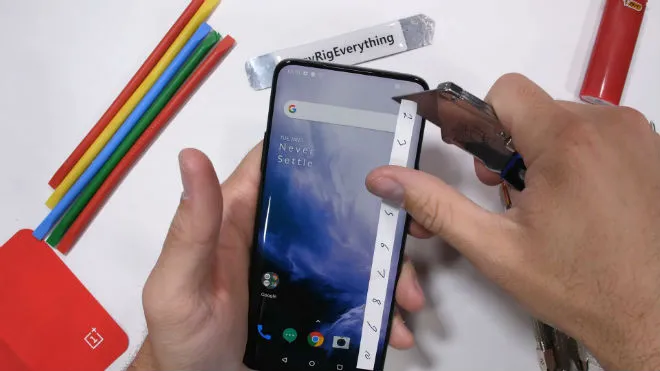 OnePlus 7 w teście wytrzymałości