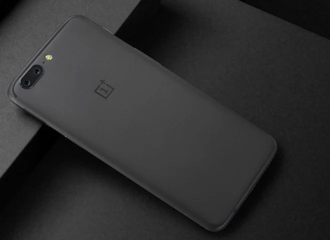 Dlaczego OnePlus 5 ma odwrócony ekran? Zagadka wyjaśniona