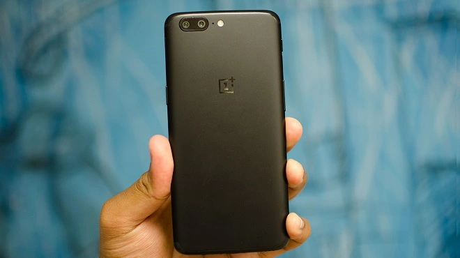 OnePlus zawiesza płatność kartami na swojej stronie