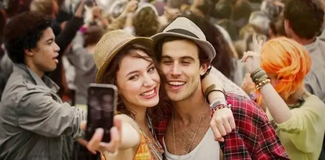 Orange rezygnuje z opłat roamingowych. Stawki krajowe w całej UE