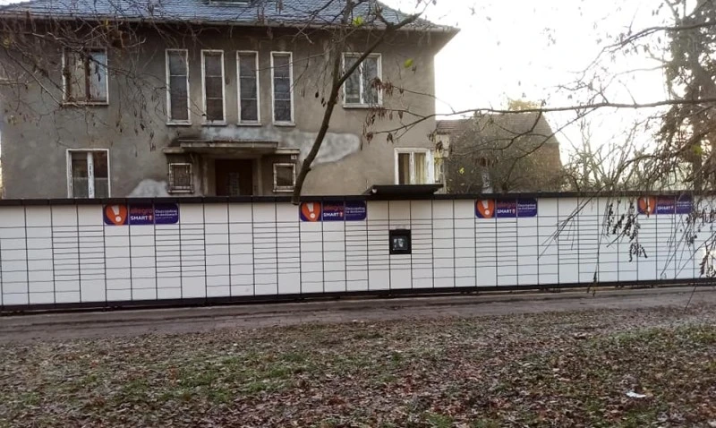 Gigantyczny Paczkomat z Wrocławia do usunięcia. Zdecydowały skargi mieszkańców