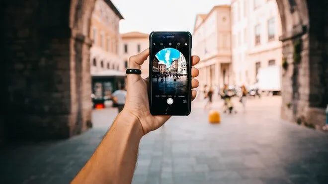 Nowy iPhone z czytnikiem linii papilarnych w ekranie?