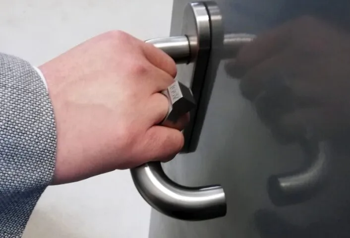 Inteligentny pierścień z RFID może zastąpić karty, klucze i gotówkę