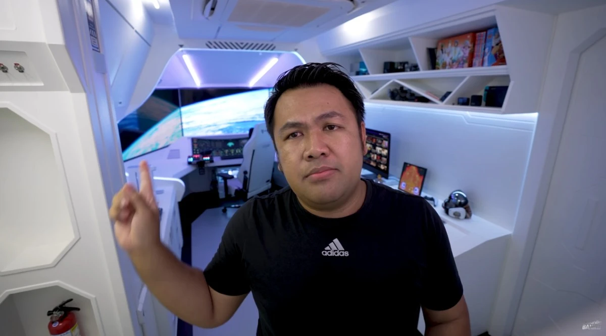 Internauta przerobił swój pokój do grania na wzór statku ze Star Citizen