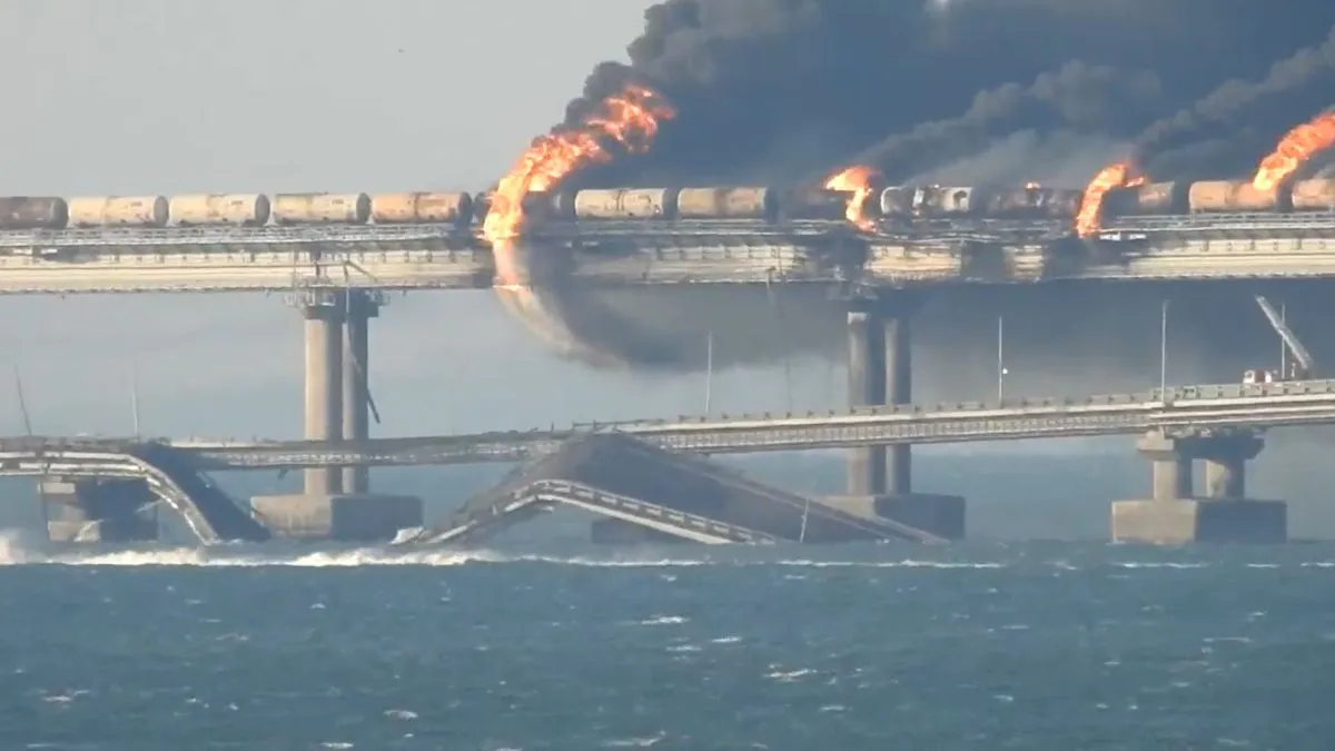 Płonie Most Krymski. Nagrania i zdjęcia budzą entuzjazm internautów