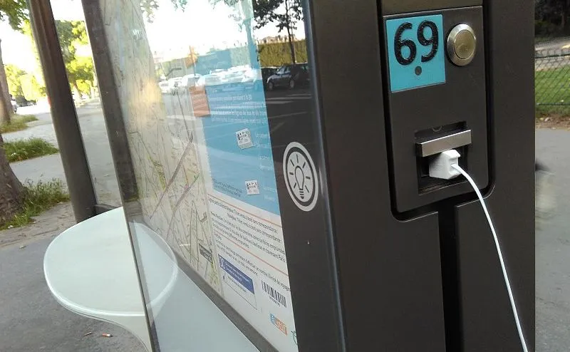 Publiczne ładowarki USB nie są bezpieczne. Korzystacie z nich?