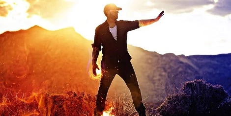 Ten gadżet pozwoli ci smagać prawdziwymi kulami ognia! (wideo)