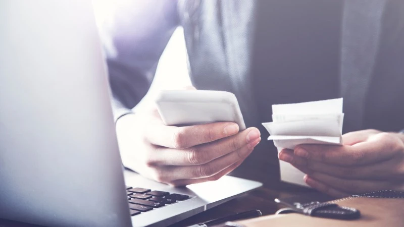 68 tysięcy złotych za 4 godziny korzystania z Internetu w smartfonie