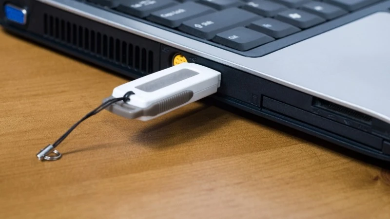 Sąd zgubił trzy pendrive’y z projektami orzeczeń. Reakcja UODO