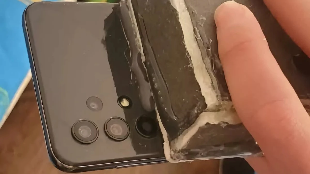 Smartfon Samsung z baterią 30000 mAh istnieje i może Cię skrzywdzić