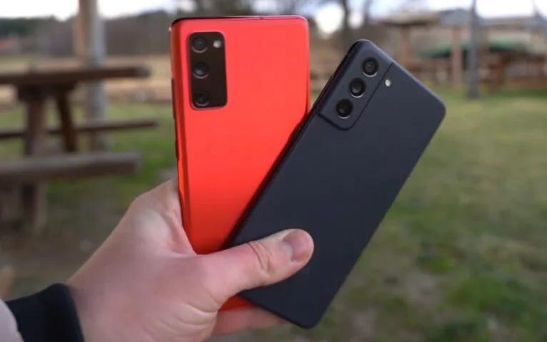 Samsung Galaxy S21 FE czy Galaxy S20 FE? Porównanie