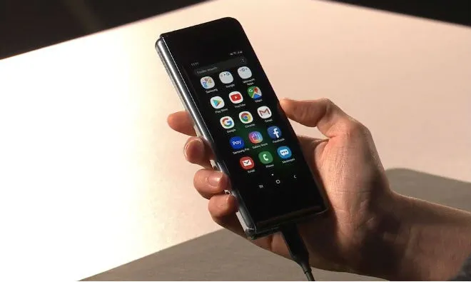 Samsung łączy siły z Google. Wszystko dla składanych telefonów