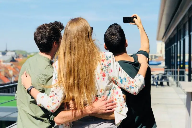 Grupowe selfie na odległość – oto koncepcja Apple na czas pandemii