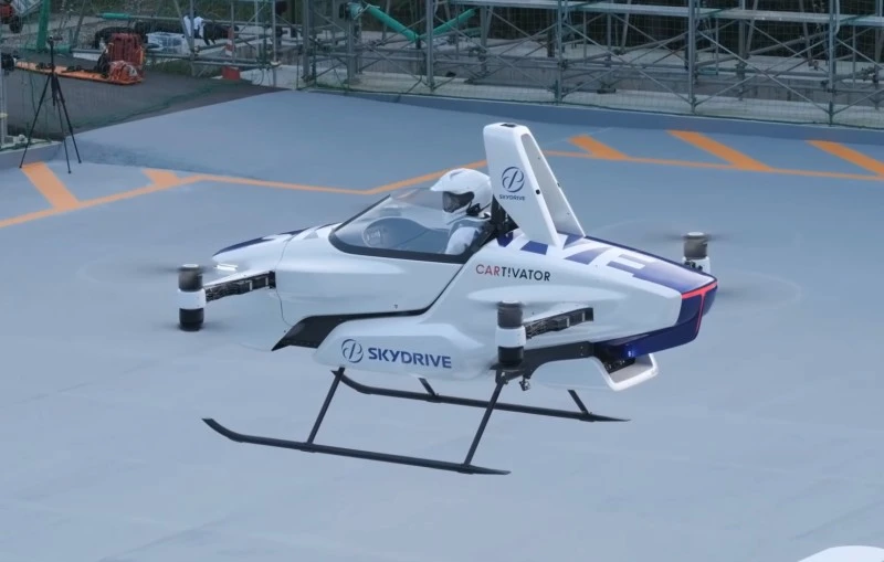 Japoński latający samochód wzbił się w powietrze. Polak stworzył fajniejszy (wideo)