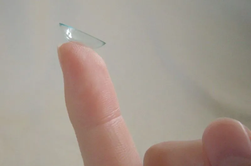 Stworzono soczewki kontaktowe z „zoomem na żądanie”