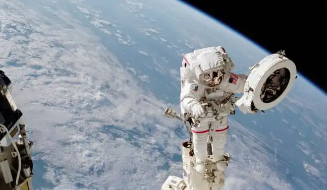 Poczuj się jak astronauta. Zobacz spacer kosmiczny na wideo 360 stopni