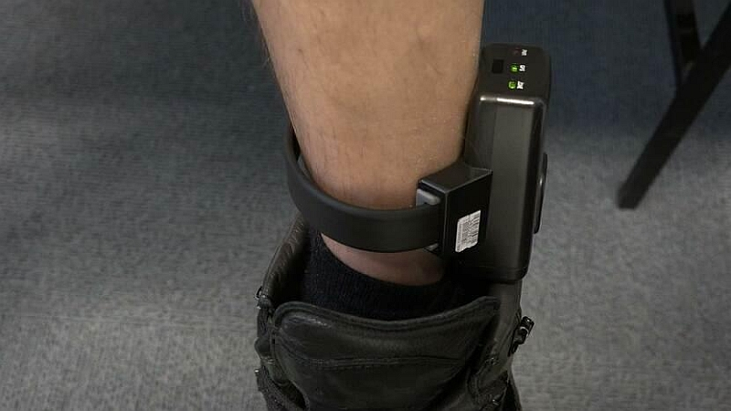 Opaski dozoru elektronicznego przestępców w Holandii zwariowały