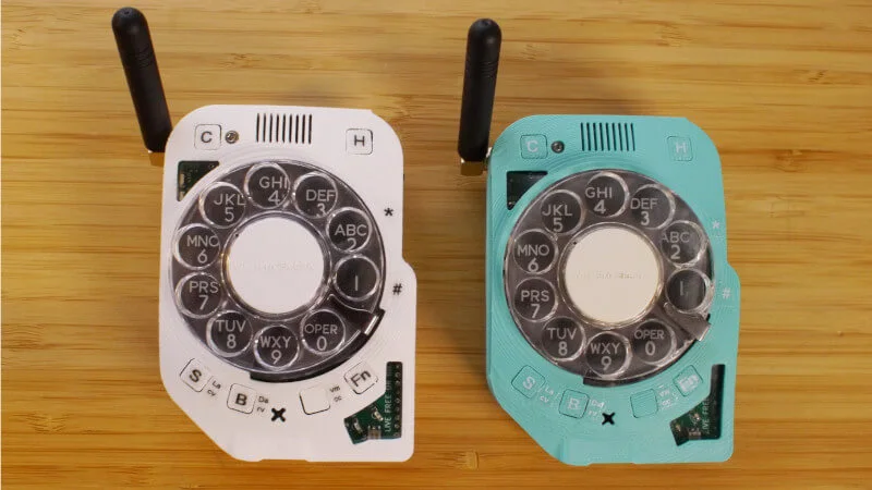 Masz dość ciągłych powiadomień? Komórka retro 4G kosmicznego inżyniera jest dla ciebie