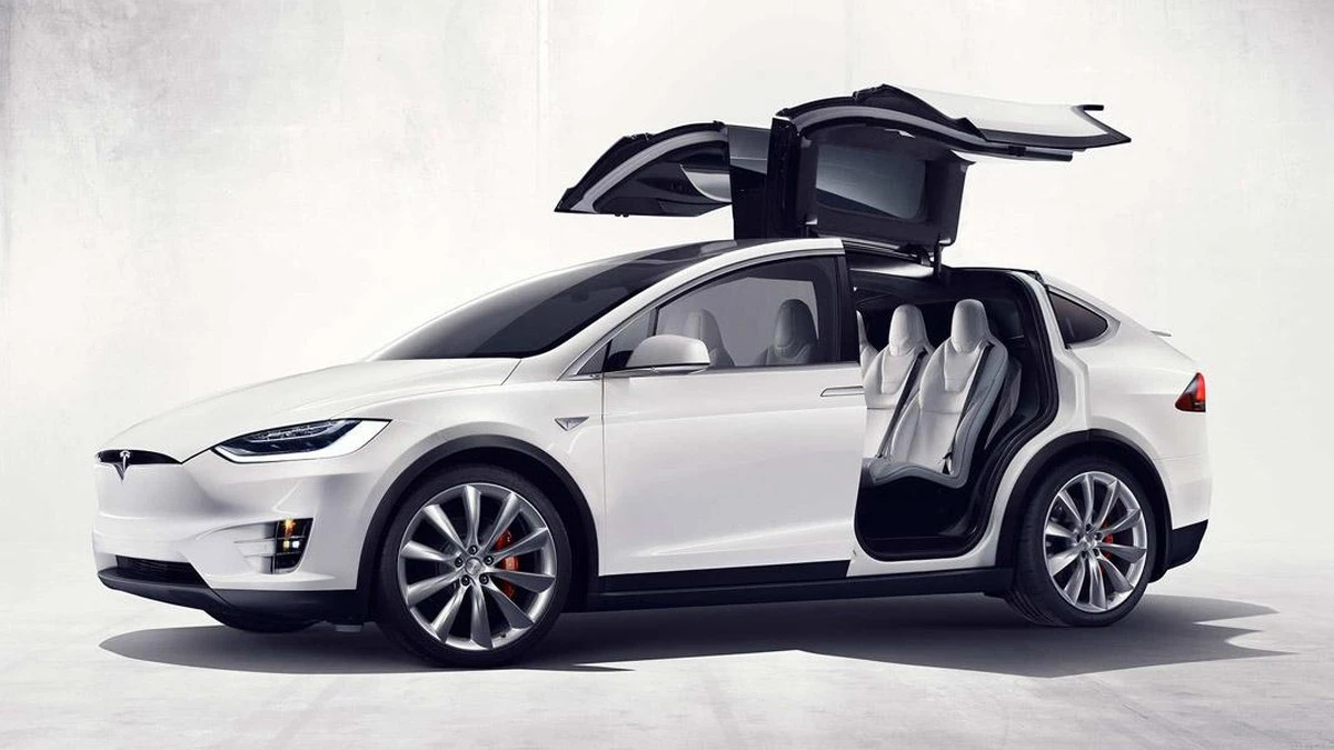 Ponad milion samochodów Tesla objętych akcją serwisową