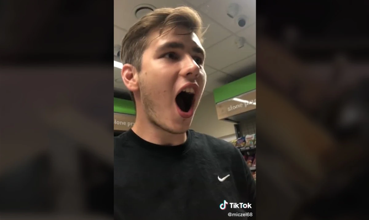 Robot w Żabce Nano miał przyrządzić mu hot-doga. Oto, co dostał [aktualizacja]