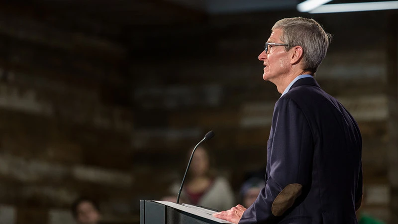 Tim Cook twierdzi, że Apple pracuje nad produktami, które „powalą wszystkich na kolana”