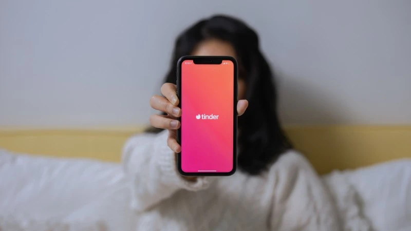 Tinder z weryfikacją za pomocą dowodów tożsamości