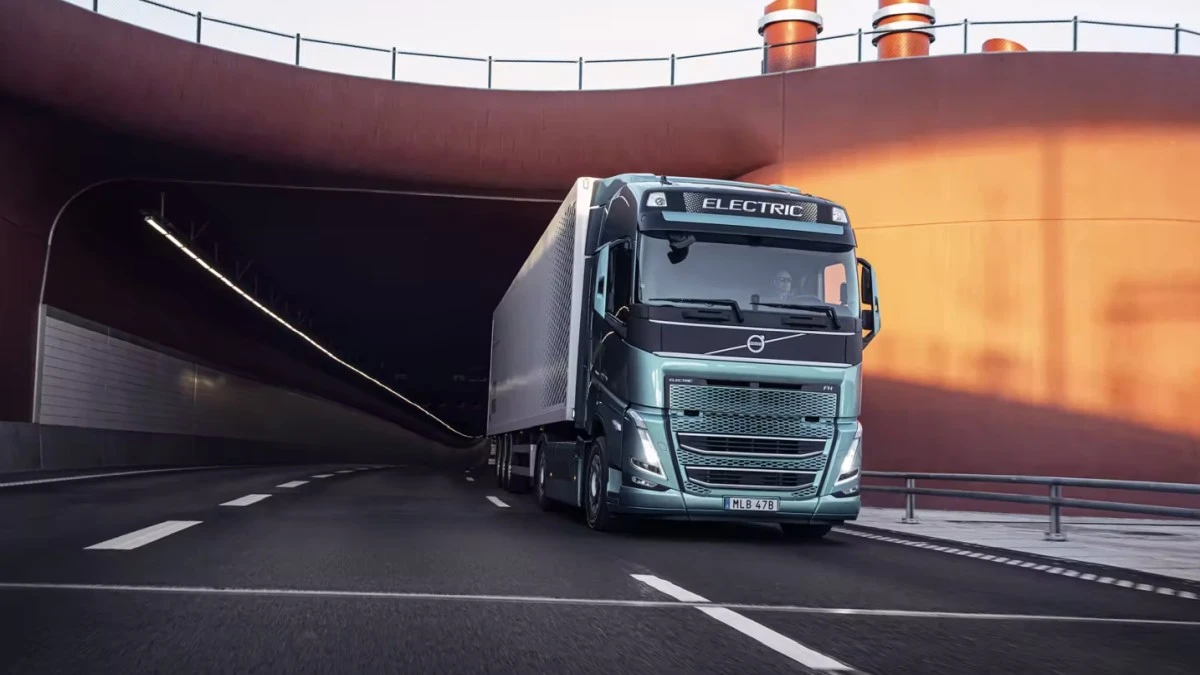 Ciężarówka elektryczna pokonała trasę 3000 km. Czas dojazdu rozbawił internautów