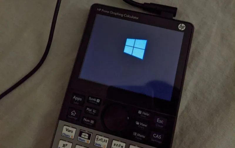 Windows 10 uruchomiony na kalkulatorze