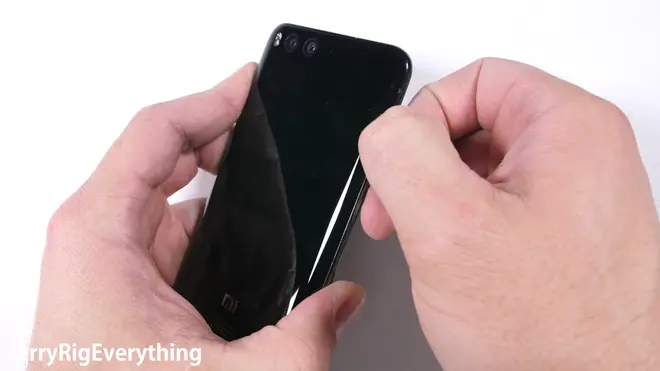 Xiaomi Mi 6 może pochwalić się niezłą odpornością na wodę