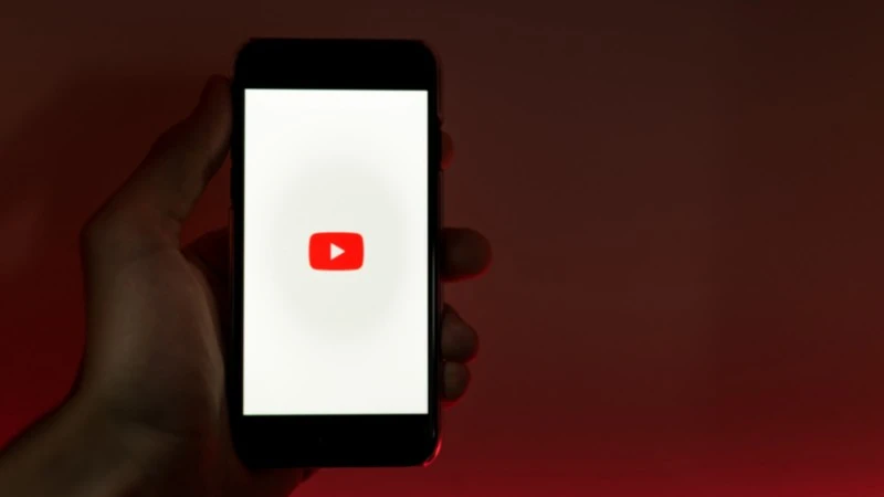 Ci mężczyźni zarobili 20 milionów dolarów na lenistwie YouTube